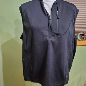 Patagonia mens large 1/4 zip black vest.